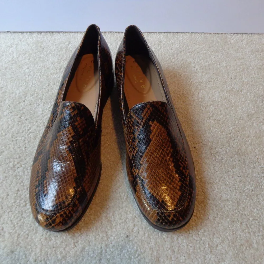 Easy‎ Spirit Evolve Women's Snake Print Flats Slip On Leather Shoes Size 6 EUC
